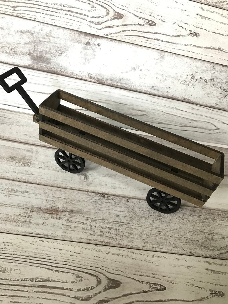 Interchangeable Patriotic Wagon/Shelf Sitter